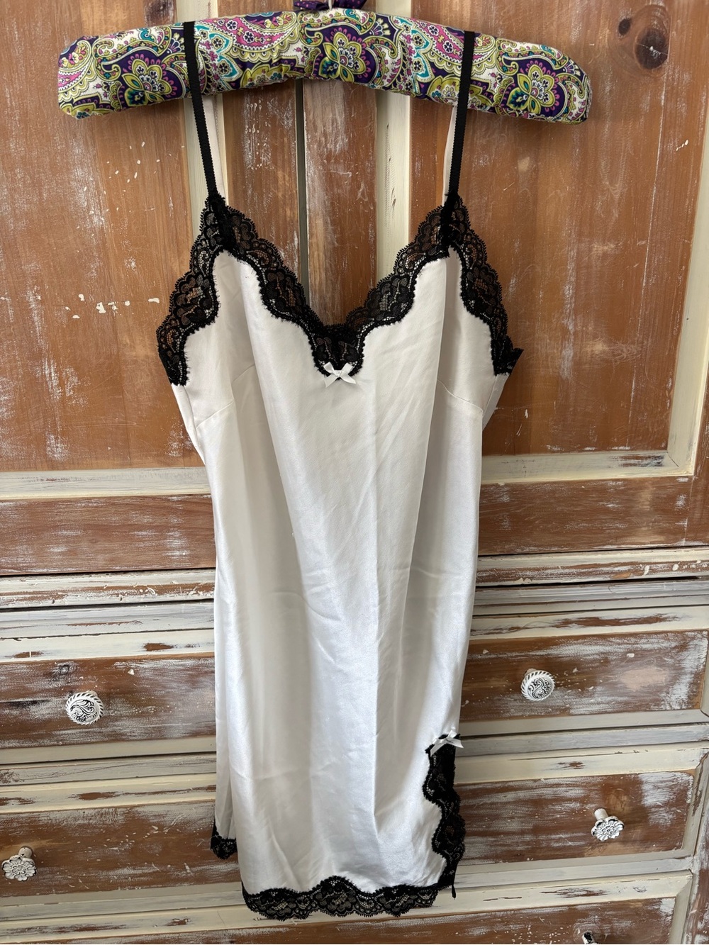 🍃💕 Victoria's Secret White Slip with Black Lace Trim